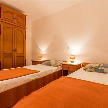 Pradolando Apartman *