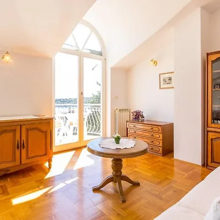 Laura Apartman Póla