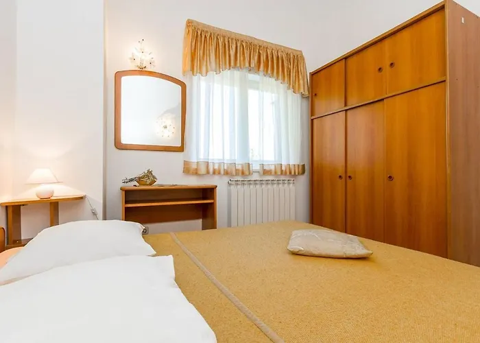 Laura Апартаменты Пула