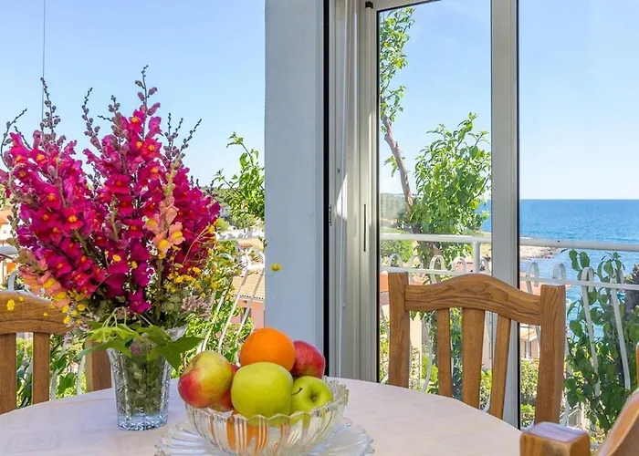 Laura Διαμέρισμα *