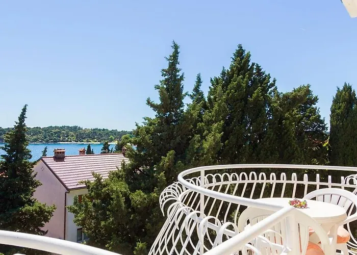 Laura Апартаменты Пула