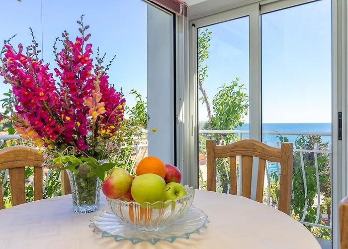 Laura Апартаменты *