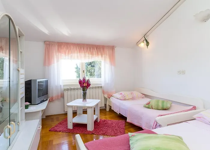 Laura Апартаменты Пула