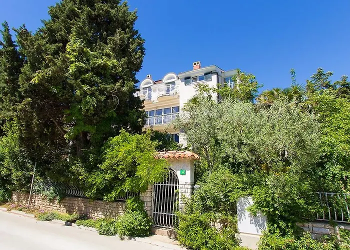 Laura Апартаменты Пула