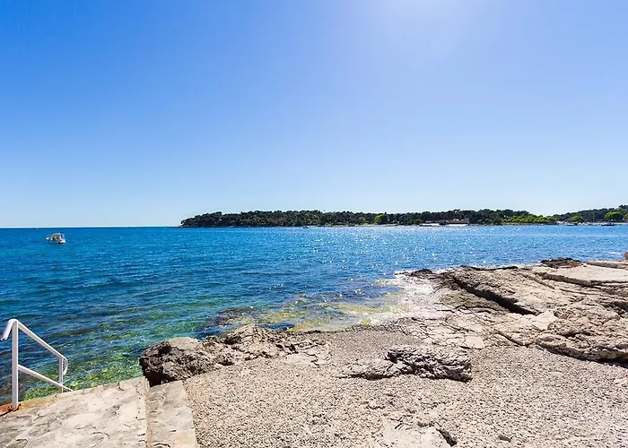 Διαμέρισμα Laura Πούλα