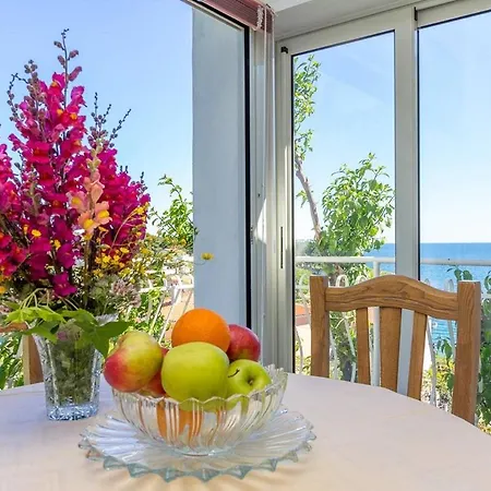 아파트 Laura *