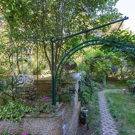 Apartman Laura *