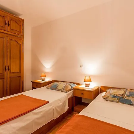 Apartman Laura *